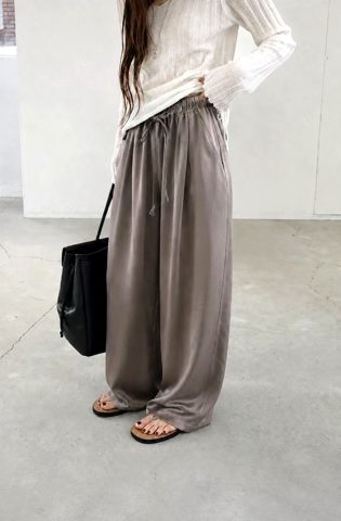 灰色