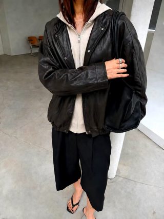 黑色