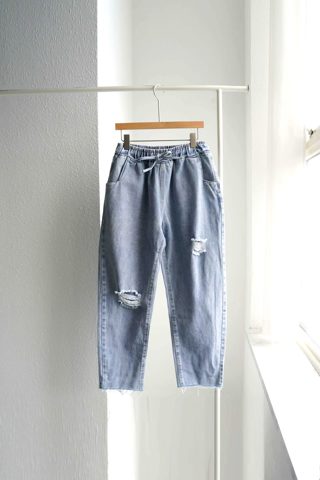 浅蓝色