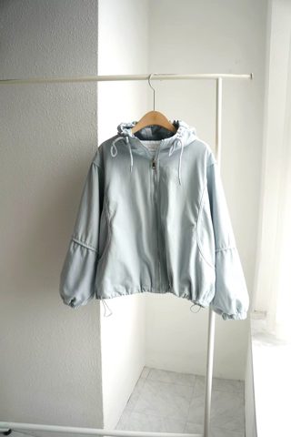 浅蓝色