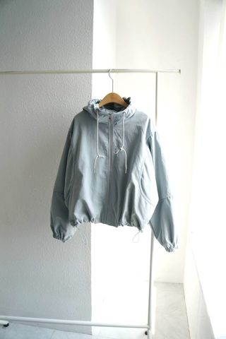 浅蓝色