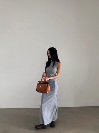 灰色