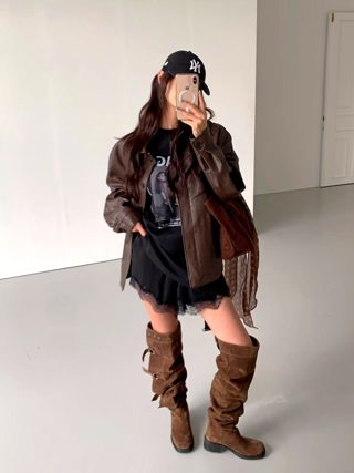 黑色