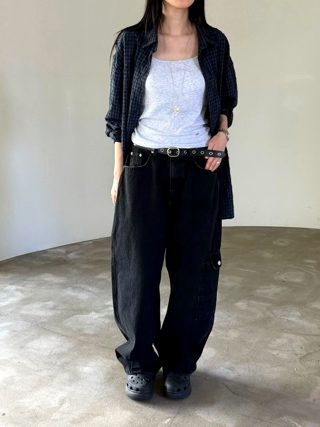 黑色