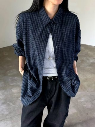 深蓝色