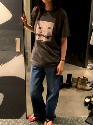 灰色