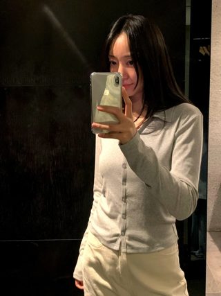 灰色