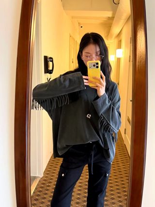 黑色
