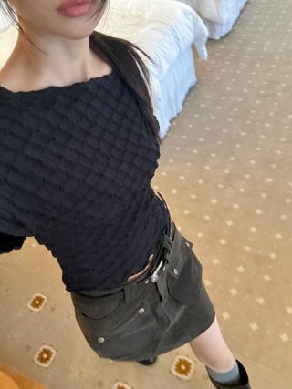 黑色