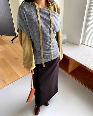 灰色