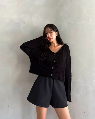 黑色