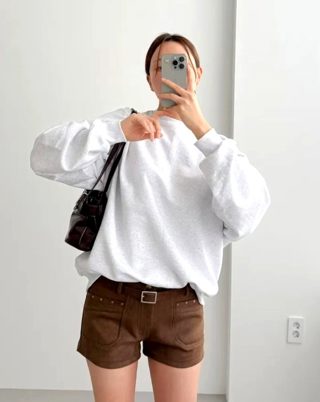 灰色