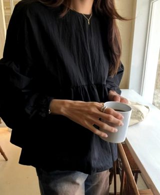 黑色