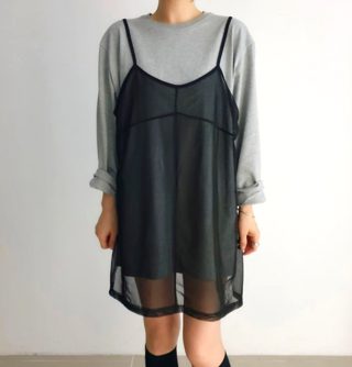 黑色