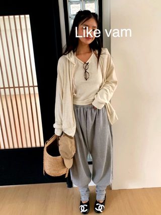 灰色