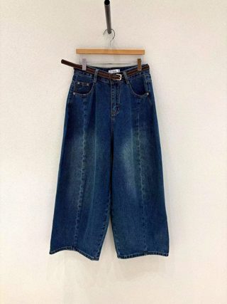 蓝色
