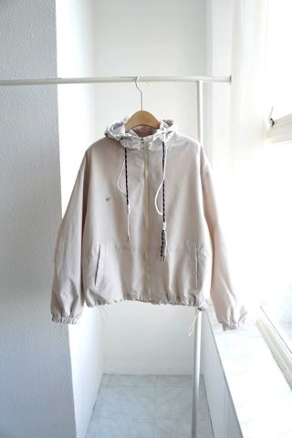 浅粉色