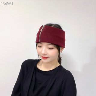酒红色