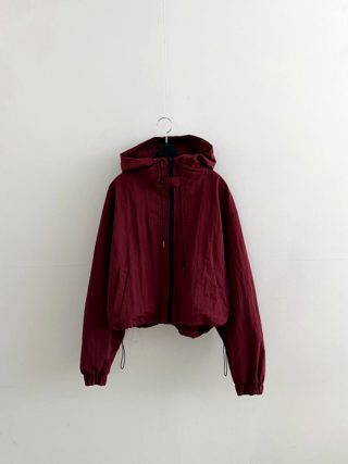 酒红色
