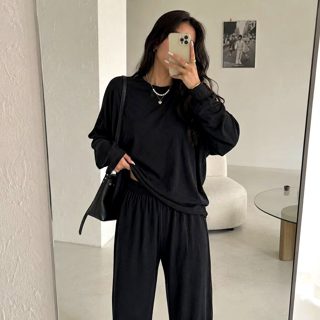 黑色