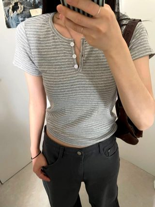 灰色