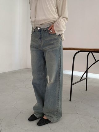 浅蓝色
