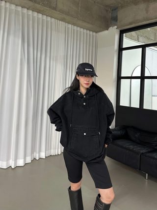 黑色