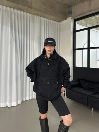 黑色