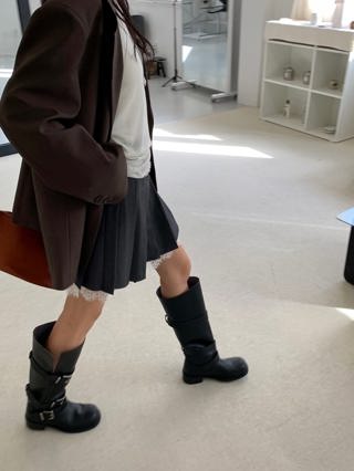 黑色