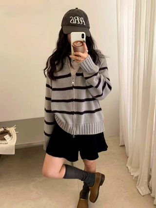 灰色