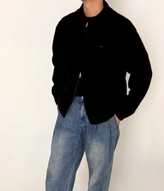 黑色