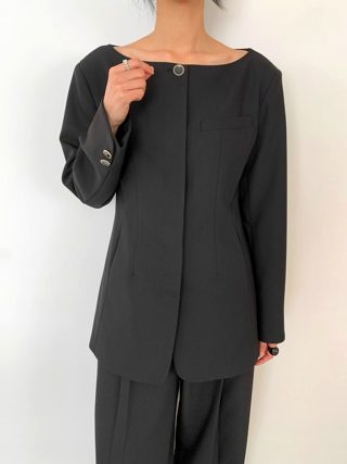 黑色