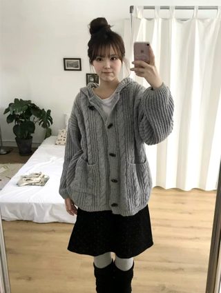 灰色