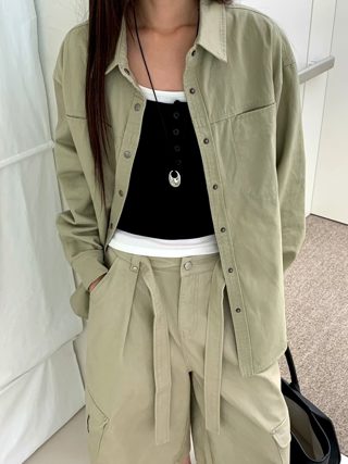 军绿色
