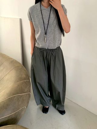 灰色