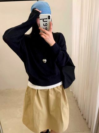 深蓝色