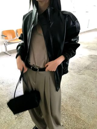 黑色