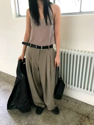 灰色