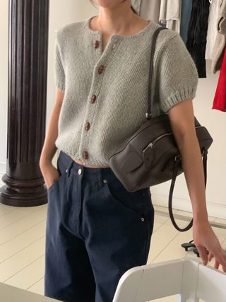 灰色