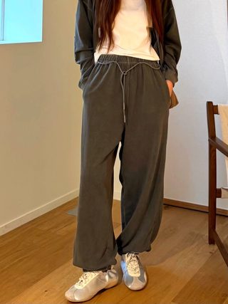 灰色