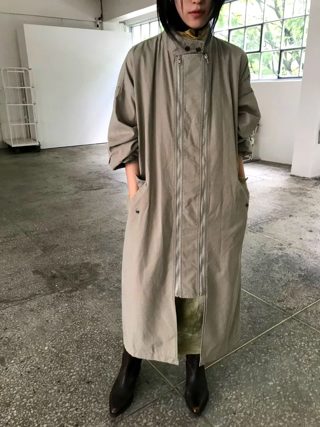 灰色