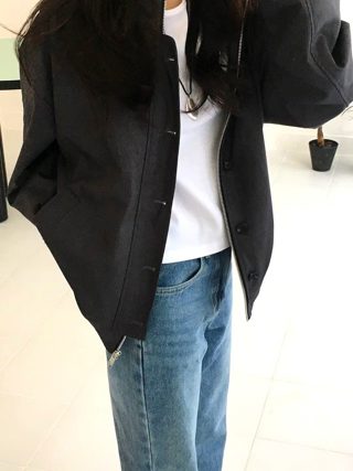黑色