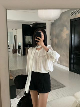 白色