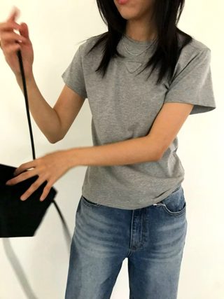 灰色