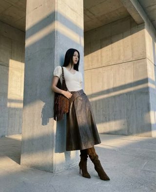 深棕色