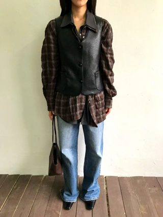 黑色