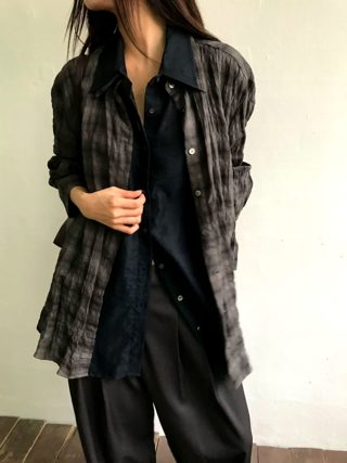 黑色