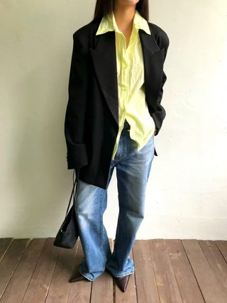 黑色