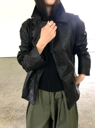 黑色