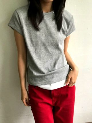 灰色